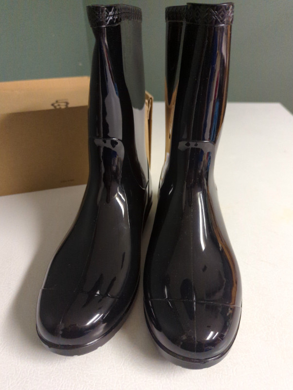 New UGG W sienna Rainboots - Black size 10 in Women's - Shoes in Oakville / Halton Region - Image 2