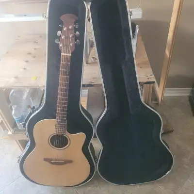 Ovation accoustic/electric guitar, View more