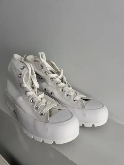 Converse shoes size 8 