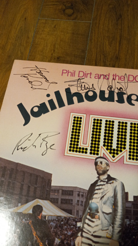 Vinyl Record Jailhouse Rock Phil Dirt and the Dozers Autographed in CDs, DVDs & Blu-ray in Trenton - Image 2