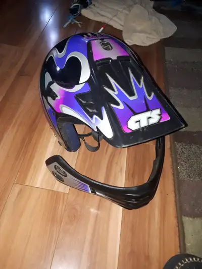 Cts dirt bike motorcycle helmet , pre owned . use it on/off road . NO Collision . DOT sticker .Made...