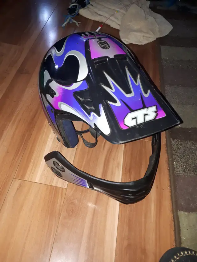 Motorcycle Dirt Bike Helmet on/off road in Motorcycle Parts & Accessories in Ottawa - Image 2