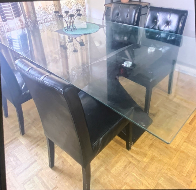  Beautiful Dining table with 4 chairs (Moving sale)  in Dining Tables & Sets in City of Toronto - Image 2
