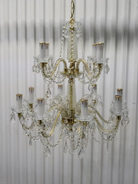 Gorgeous 2-Tier 12-Bulb Brass and Crystal Chandelier – SPOTLESS!