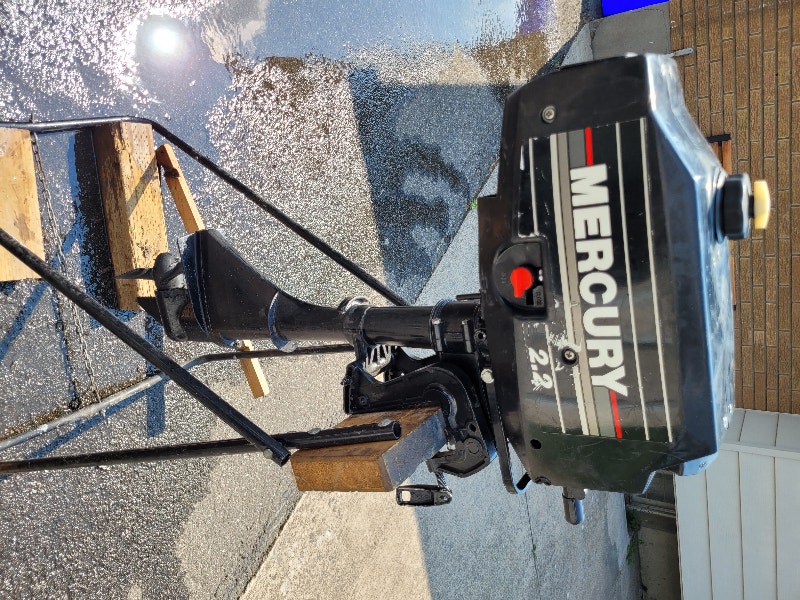 1990's Mercury 2.2hp outboard. Powerboats & Motorboats St