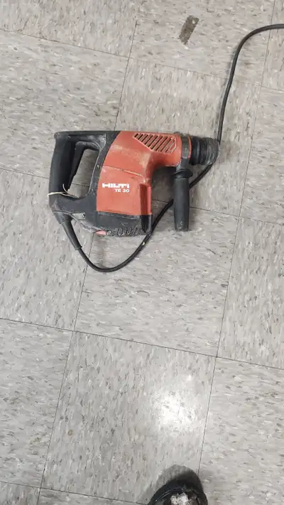 hilti te 30 hammer drill /case/one concrete bit 325 $$, View more