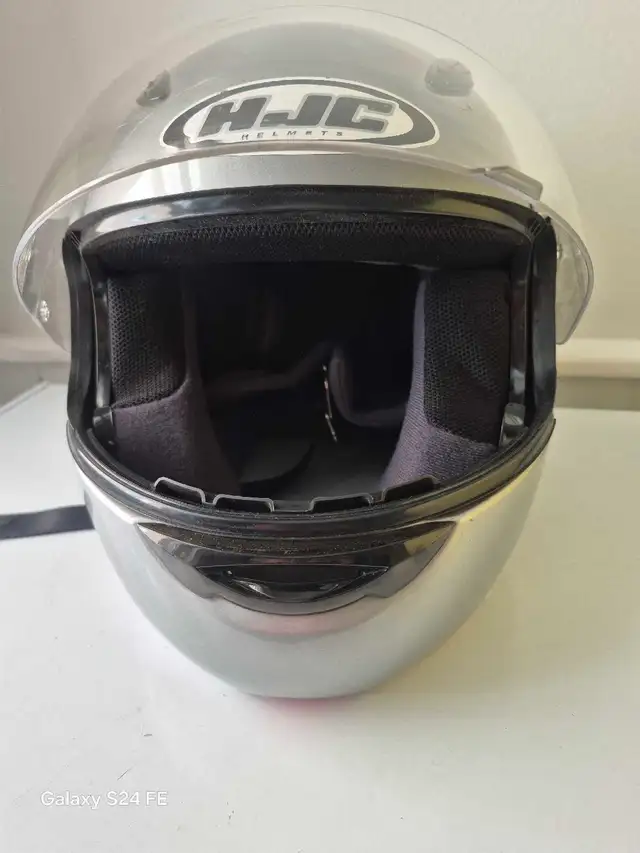 HJC Helmet in Motorcycle Parts & Accessories in Hamilton - Image 2