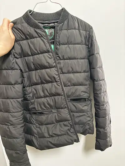 Only worn a few times. Regular price was $300 from holt renfrew. This Save The Duck jacket is a styl...
