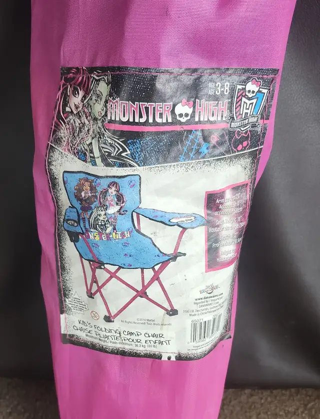 Like New Kids Monster High Folding Lawnchair with Storage Bag in Toys & Games in Calgary - Image 3