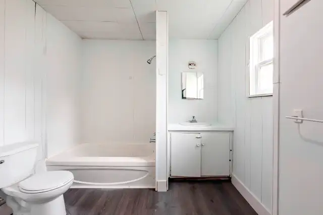 RETAIL/COMMERCIAL PROPERTY FOR LEASE in Commercial & Office Space for Rent in Oakville / Halton Region - Image 5