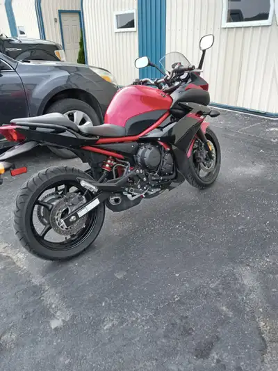 For Sale is a like new Yamaha FZ6R that has been babied and is without a scratch. I has been extreme...