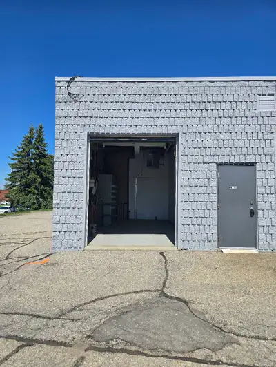Storage area. 12' roll up door. Epoxy floors North Waterloo. Heat and electricity included. 12x25 Ca...
