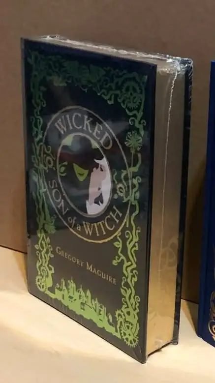 Hardcover books with Sprayed Edges ($15 each) mostly Fantasy in Fiction in Windsor Region - Image 8