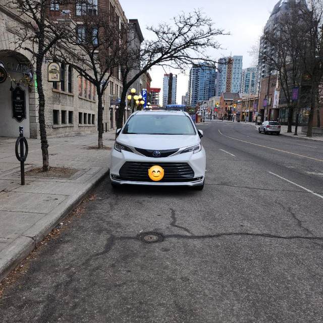 2023 Toyota Sienna Limited 7-Passenger AWD - Kijiji in Cars & Trucks in Ottawa - Image 2