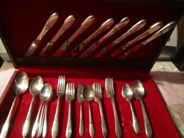 FANTASY silverware set, Service for 8 in Arts & Collectibles in Portage la Prairie - Image 2