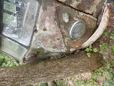 Volvo van All the glass is good to go Headlights as well