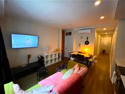 Subletting  1 room appartment in Dowtown Montreal, View more