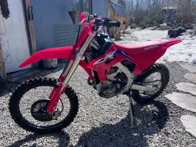 2022-23 CRF 450RX an immaculate condition it has no more than eight hours on it. Got a fresh oil cha...