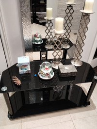 Table with 2 shelves from black tempered glass 