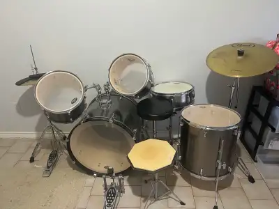 Used Pearl Drum Kit (Great For Starters), View more