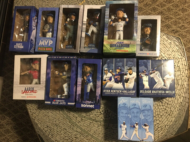 Toronto Blue Jays bobble heads in Arts & Collectibles in St. Catharines