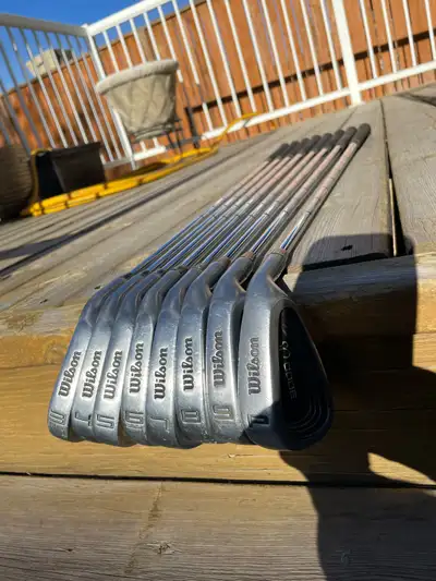 Men’s RH golf clubs, View more