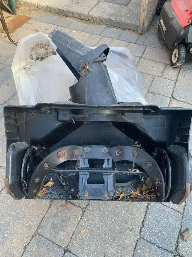 Electric snowblower in Snowblowers in City of Toronto - Image 2