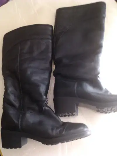 Women`s size 6.5 Winter Boots Leather black, View more