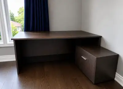 Large L-Shaped Computer/Office Desk – Like New, View more