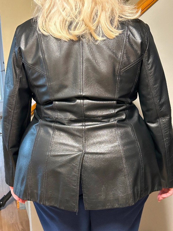Danier Ladies Leather Coat.”NEW PRICE “ in Women's - Tops & Outerwear in Kingston - Image 2