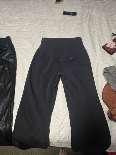 (Fake) Leather Pants and Capreese, View more