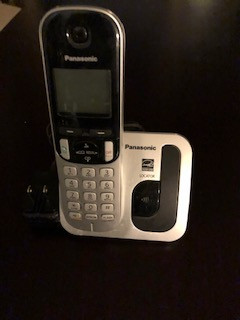 Panasonic KX-TGC212C Digital Cordless Phone 2 Hanset in General Electronics in Kelowna - Image 2