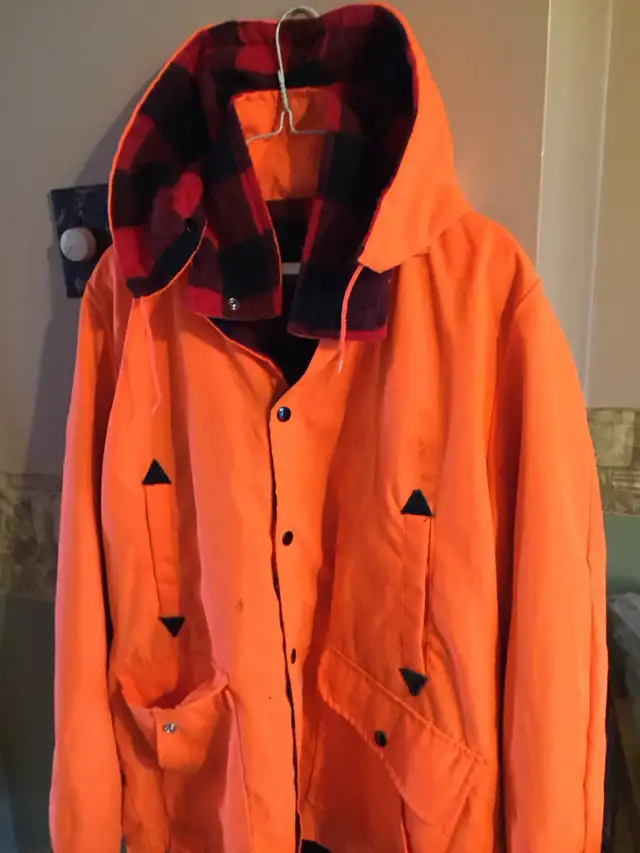 vêtement de chasse,manteau fluorescent,réversible  in Men's in Longueuil / South Shore - Image 5