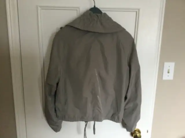 Women’s Jacket - Size Medium in Women's - Tops & Outerwear in Markham / York Region - Image 3