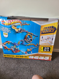 Hot Wheels Wall Tracks Super Combo Pack 4 in 1 Track Set