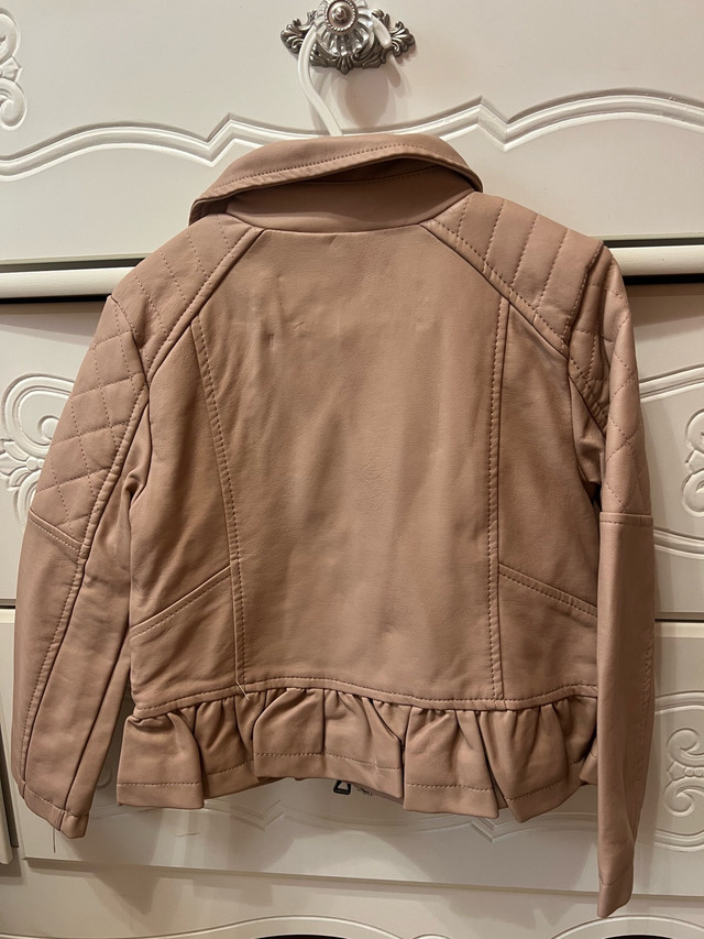 girls 4t jacket  in Clothing - 4T in Ottawa - Image 2
