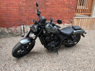 2023 Honda Rebel 1100 Manual. 3100km on it. Nearly brand new. Vance and Hines exhaust. Handlebar ris...
