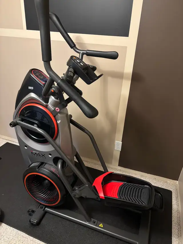 Bowflex M5 in Exercise Equipment in Edmonton - Image 3