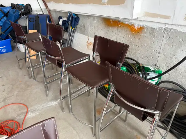 Brown Leather Bar Stools – $25 Each (6 Available, Project) in Chairs & Recliners in Oshawa / Durham Region - Image 4