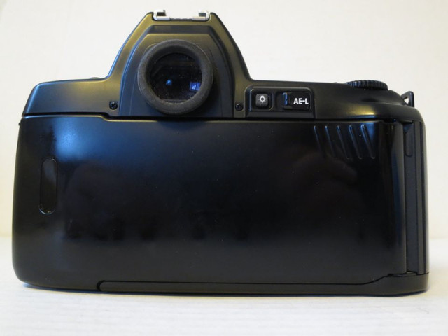 Nikon F801s 35mm film body, lens, flash, case in Cameras & Camcorders in Edmonton - Image 3