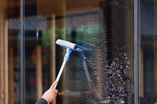 window cleaning463246776411115521