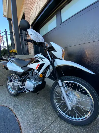 Selling my XR150L in brand new condition. Bought it in the fall and it’s barely been ridden. Only 40...