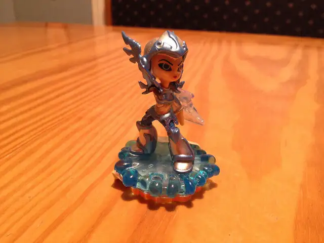 Series 2 - Skylanders Giants figures in Nintendo DS in Markham / York Region - Image 2
