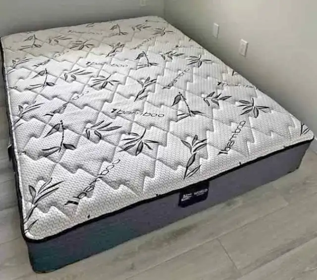 Brand New King size mattress  in Beds & Mattresses in North Shore - Image 2
