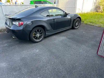 Subaru brz 2015 manuelle 115000km Jamais vu l’hiver