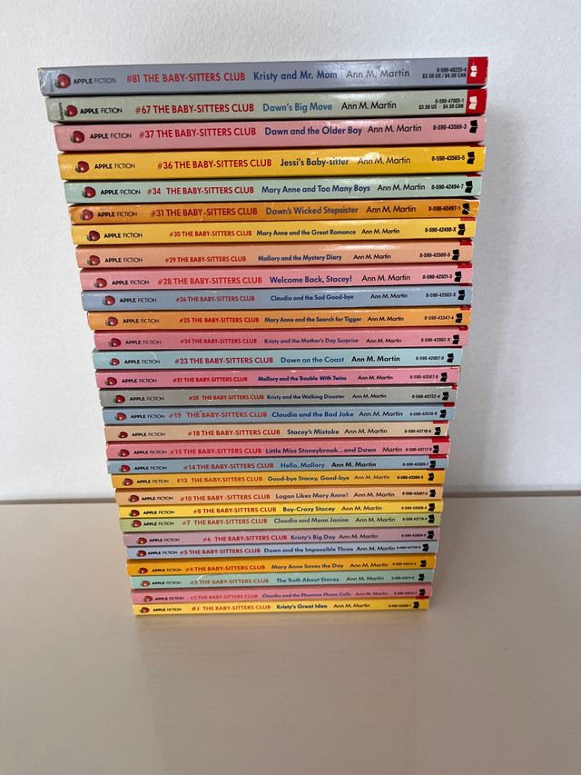 The Babysitters Club 29 books like new condition  in Children & Young Adult in Gatineau