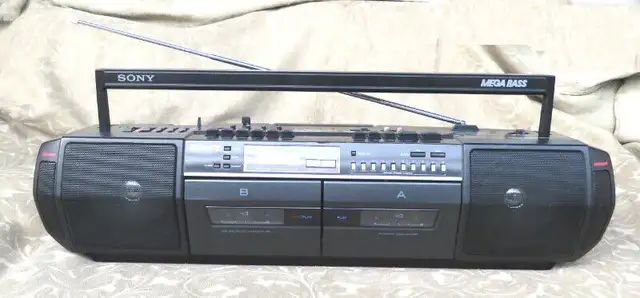 LARGE SONY CFS-DW60 STEREO RADIO RECORDER BOOMBOX EXCELLENT