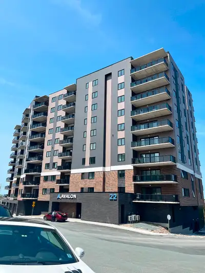 2+Den Corner Unit Available For July/Aug.