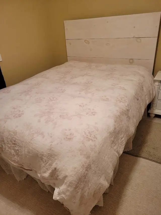 LINEN Duvet Cover - Queen Duvet Cover in Bedding in Ottawa - Image 2