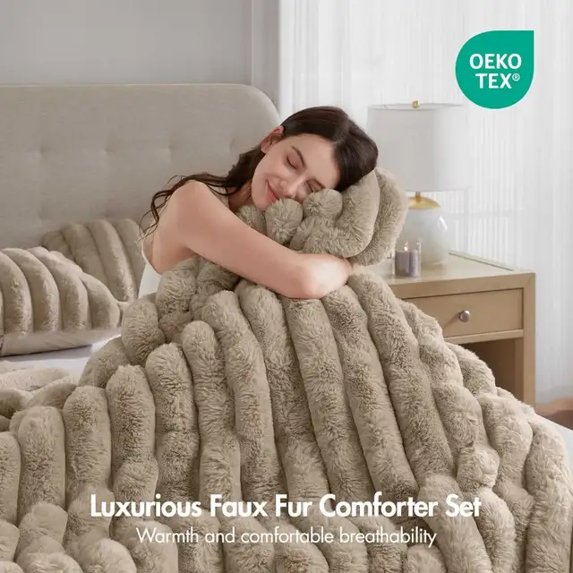 New Queen Size Comforter Set  in Bedding in Ottawa - Image 4